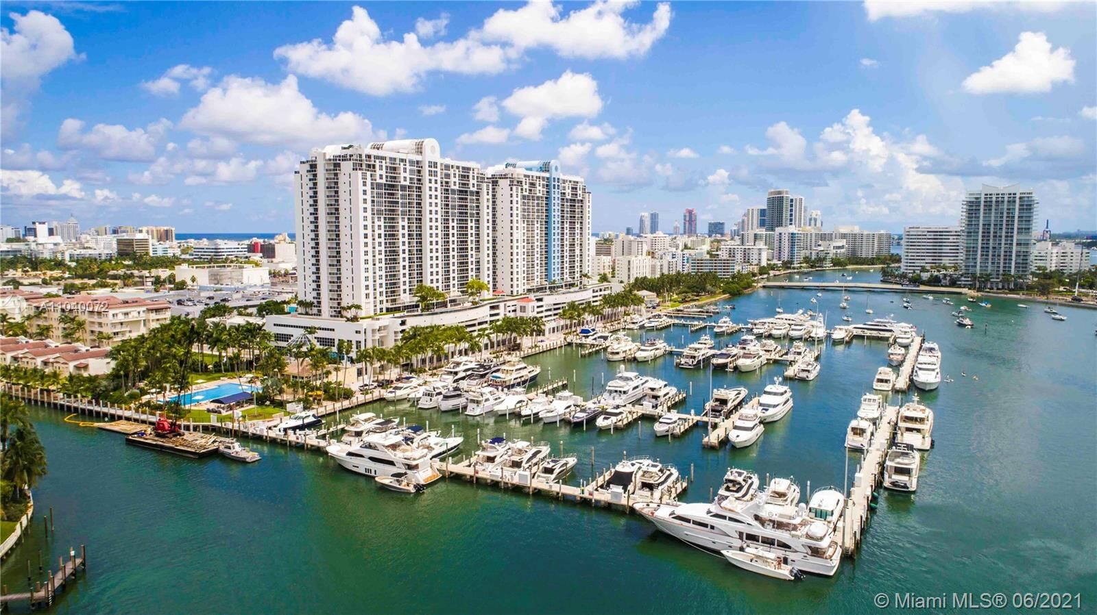 Property Photo:  1900 Sunset Harbour Dr 1507  FL 33139 