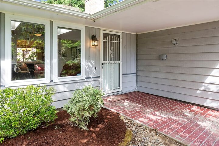 Property Photo: 2072 SE Beech Ct WA 98366