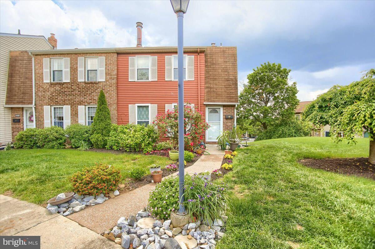 Property Photo: 6521 Heather Court PA 17112