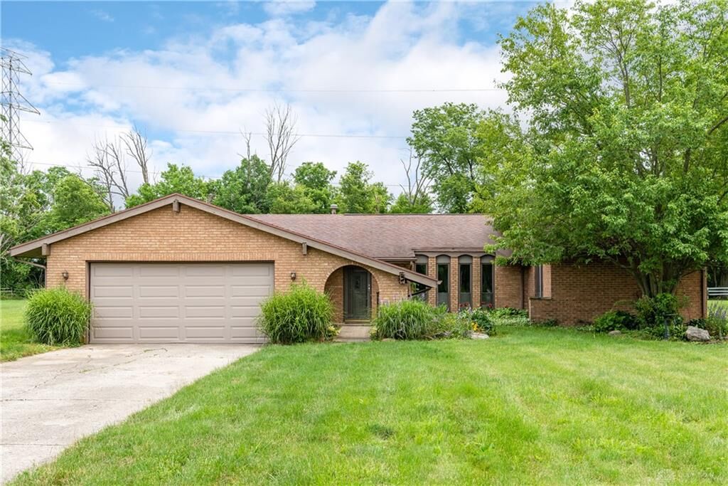 Property Photo: 1845 Shaggybark Road OH 45373