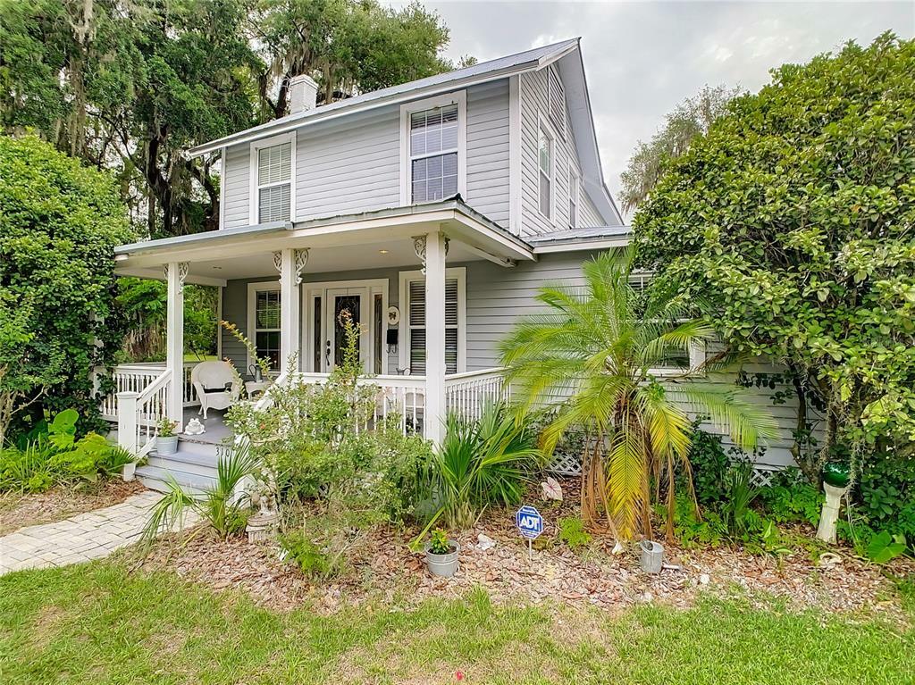 Property Photo:  310 S Holly Avenue  FL 32763 