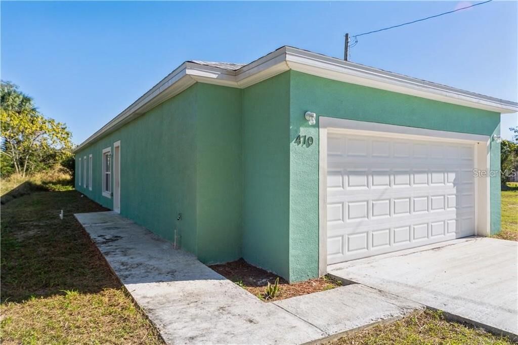 Property Photo: 470 D Street FL 33853