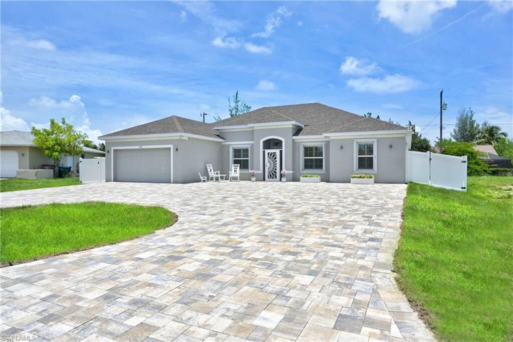 Property Photo:  429 SW 21st Ter  FL 33991 