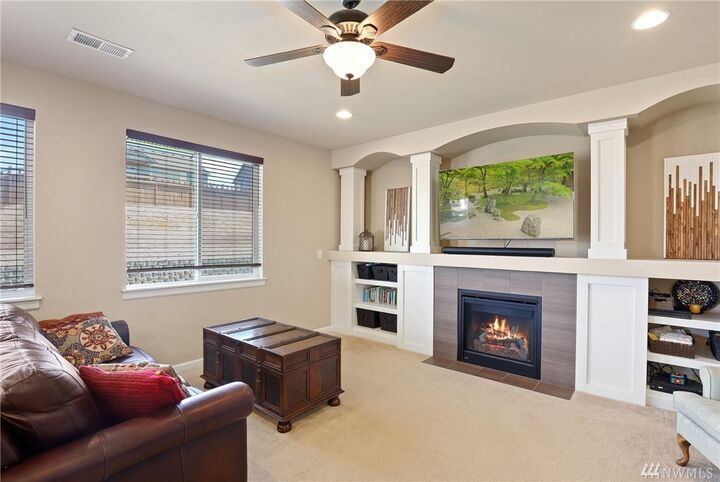 Property Photo:  1421 39th St SE  WA 98372 