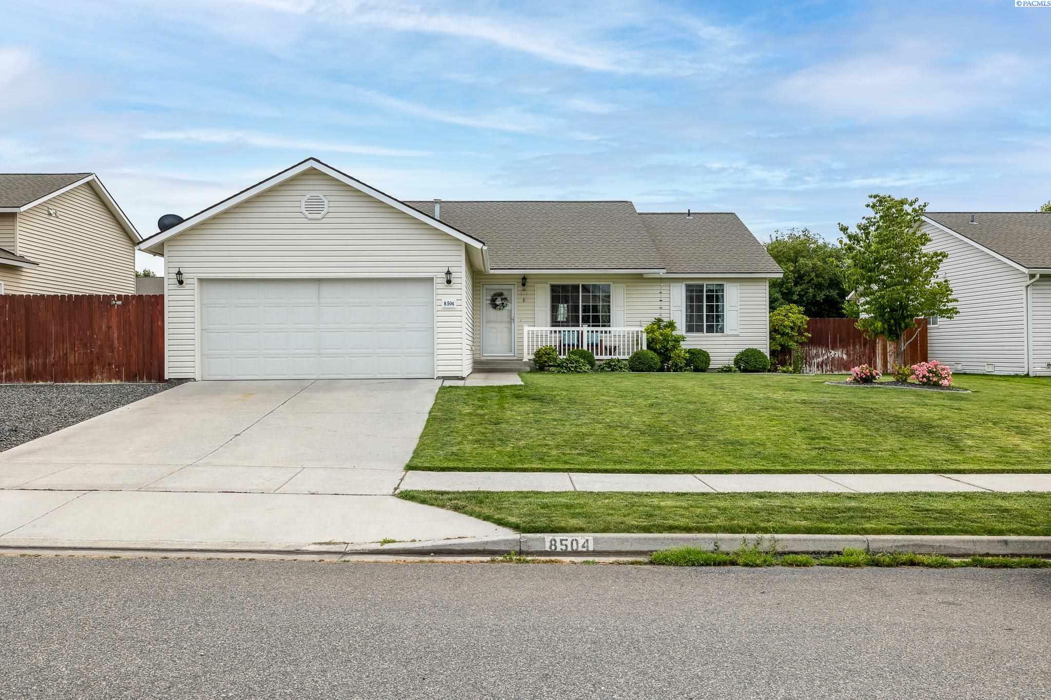 8504 Picadilly Drive  Pasco WA 99301 photo