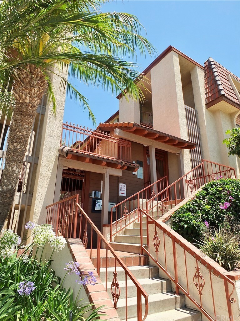 Property Photo: 2101 E 21st Street 312 CA 90755