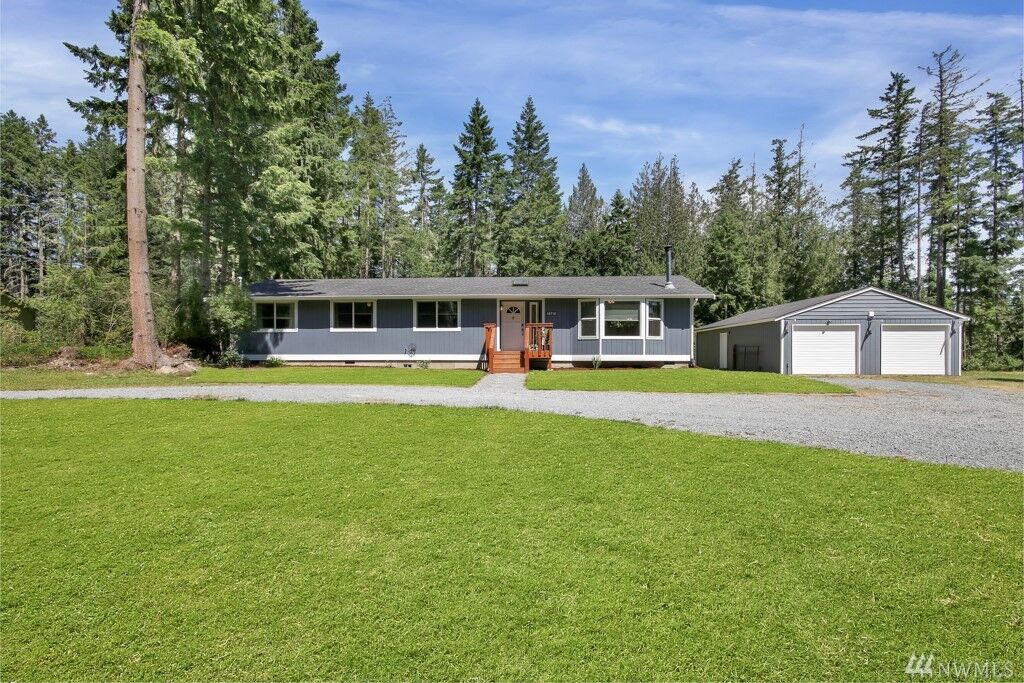 Property Photo:  40716 80th Ave E  WA 98328 