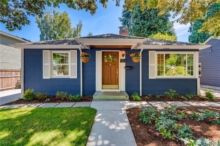 Property Photo:  7512 31st Ave NE  WA 98115 