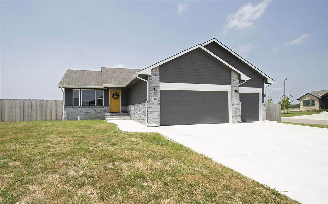 Property Photo: 1421 N Orchid Ct KS 67002