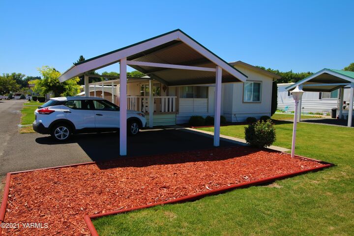 3601 Castlevale Rd 11  Yakima WA 98902 photo