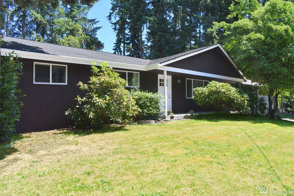 Property Photo:  4201 4th St Pl SW  WA 98373 