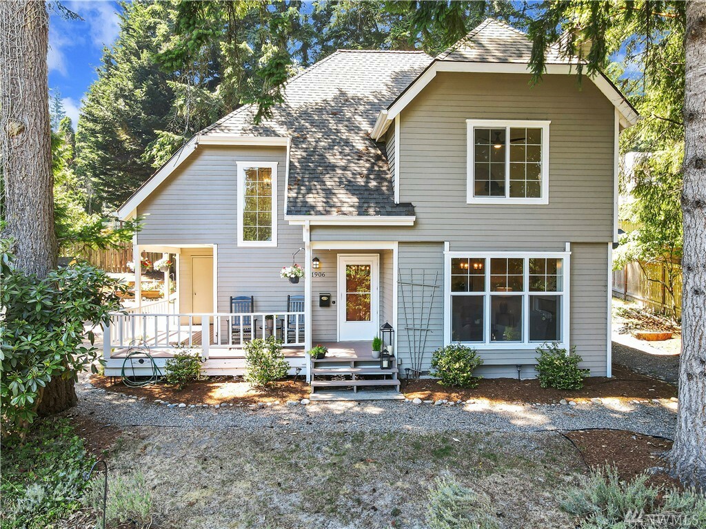 Property Photo:  21906 3rd Dr SE  WA 98021 