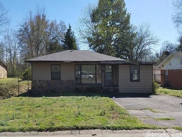Property Photo:  1701 Tyler  AR 72034 