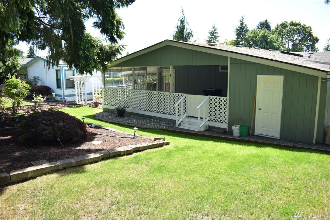 Property Photo:  1427 100th St SW 17  WA 98204 