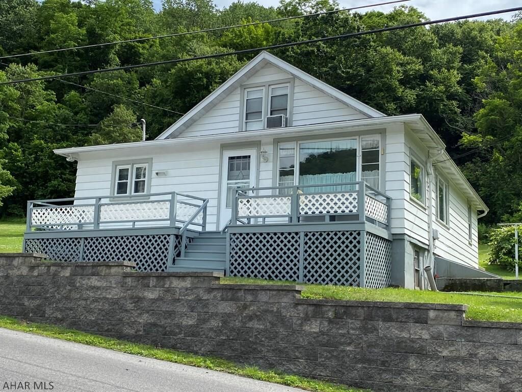 Property Photo: 1506 Six Mile Run Road PA 16679