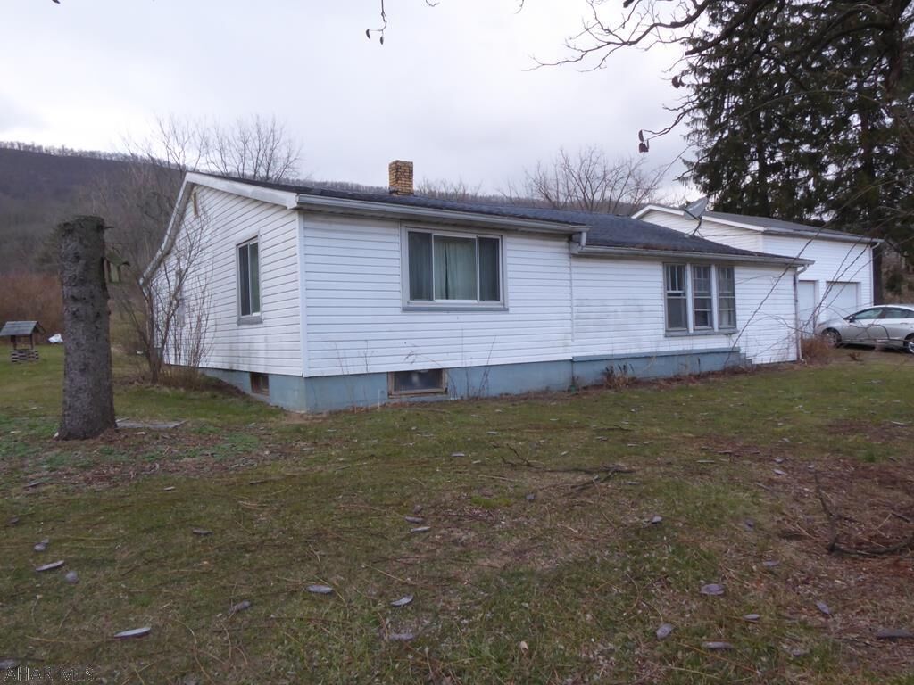 Property Photo: 1048 Railroad St. PA 15537
