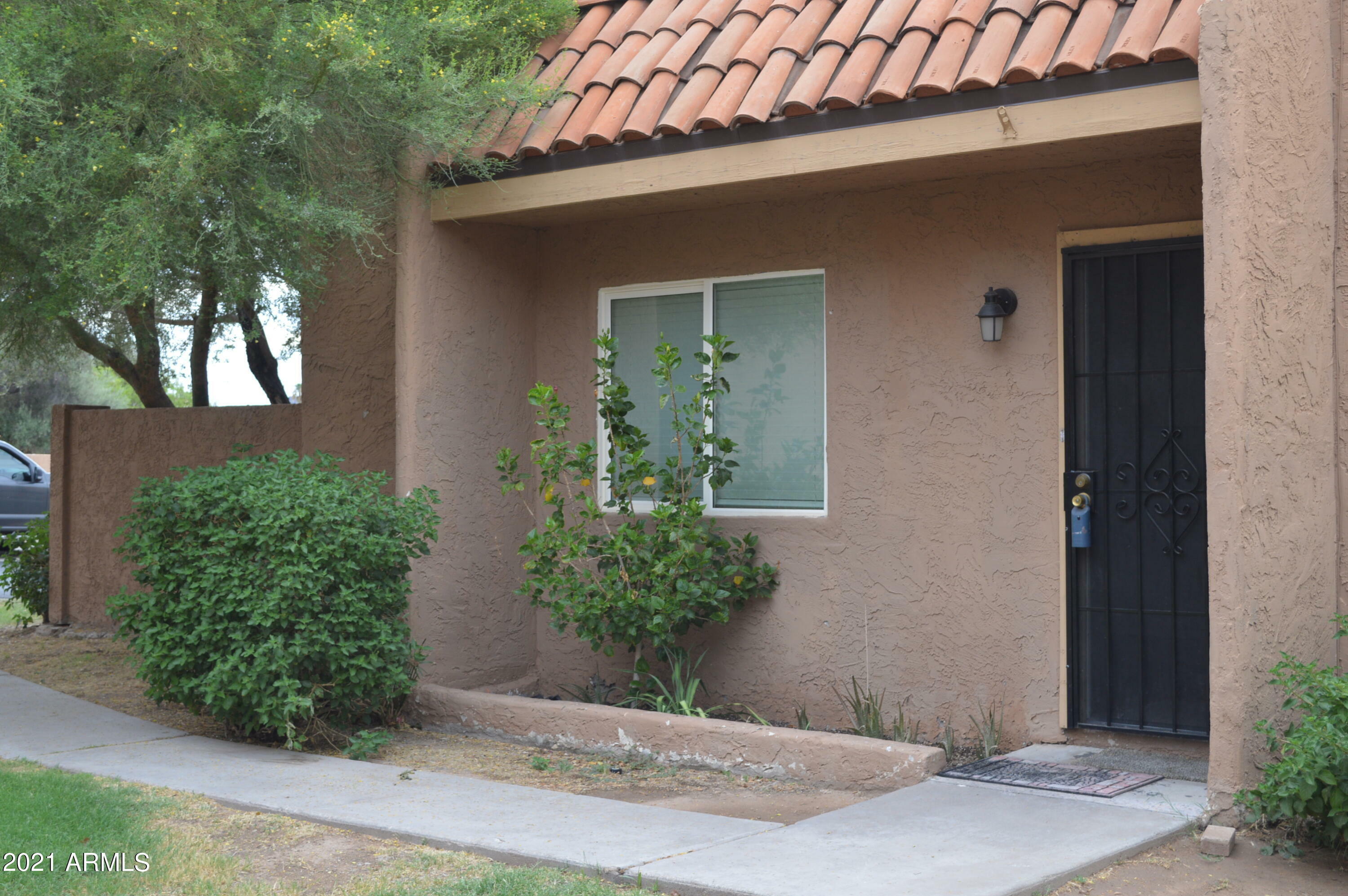 Property Photo:  715 E Cochise Drive  AZ 85020 