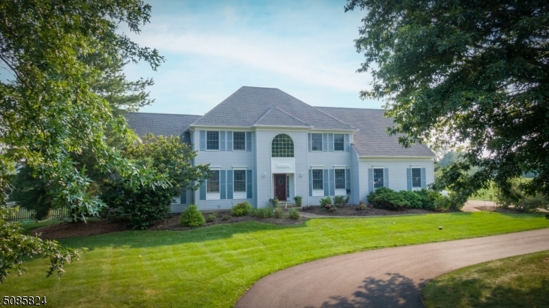 Property Photo: 5 Homestead Pl NJ 08822