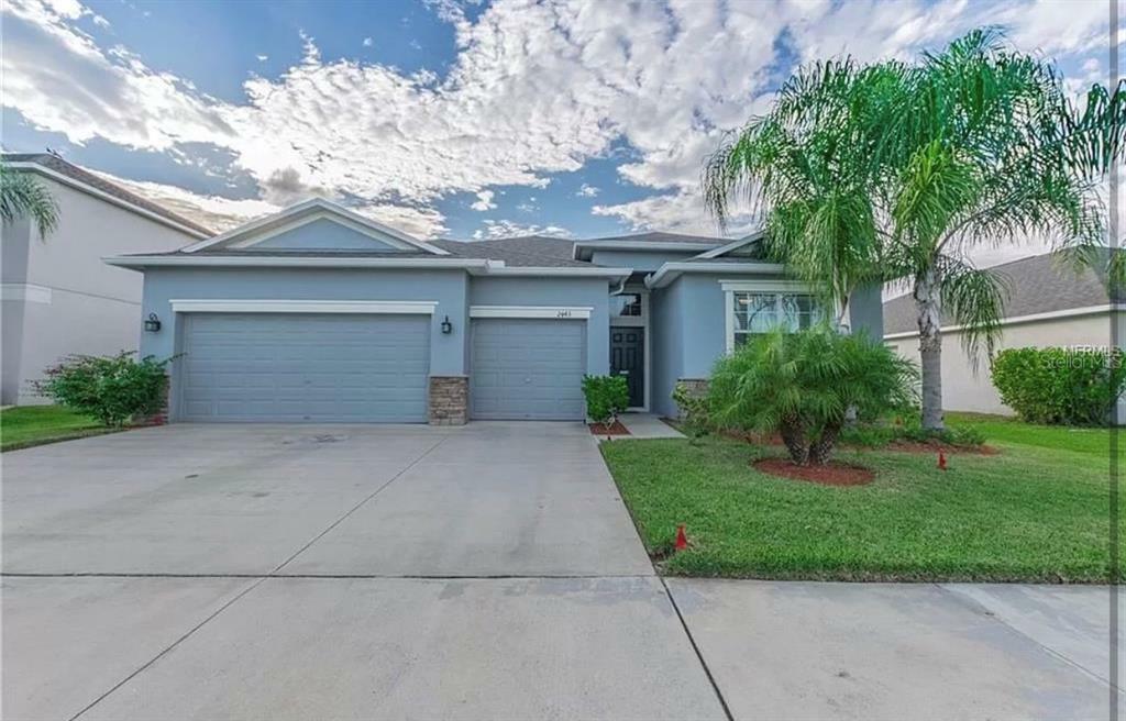 Property Photo:  2443 Dakota Rock Drive  FL 33570 