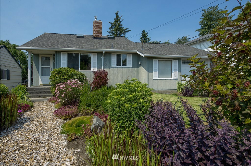 Property Photo:  1408 SW Cloverdale Street  WA 98106 