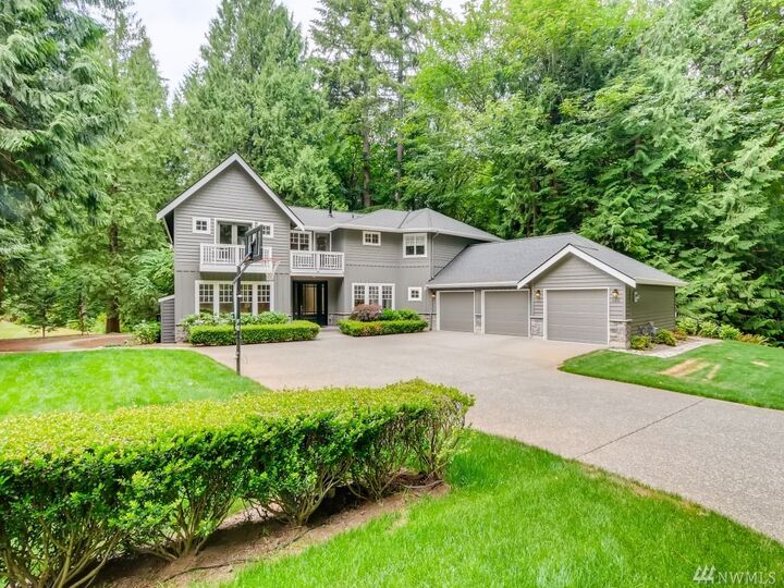 Property Photo:  825 240th Ave NE  WA 98074 