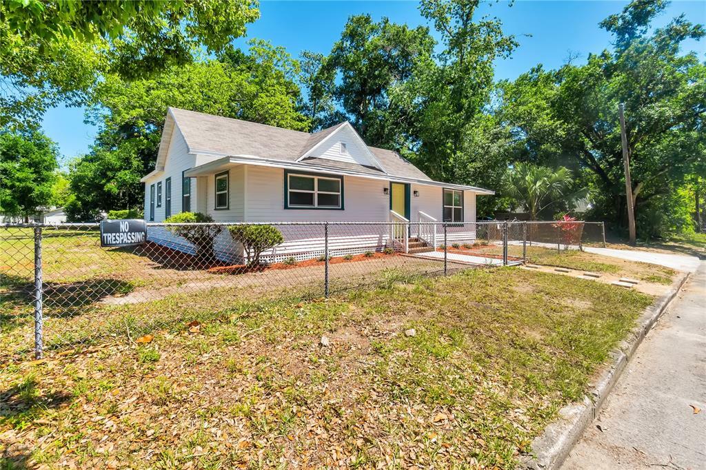 Property Photo:  1043 N Webster Avenue  FL 33805 