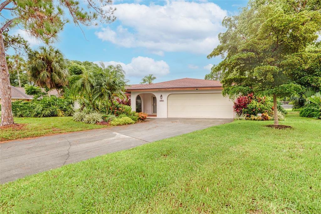 Property Photo:  4907 Taywater Dell  FL 34235 