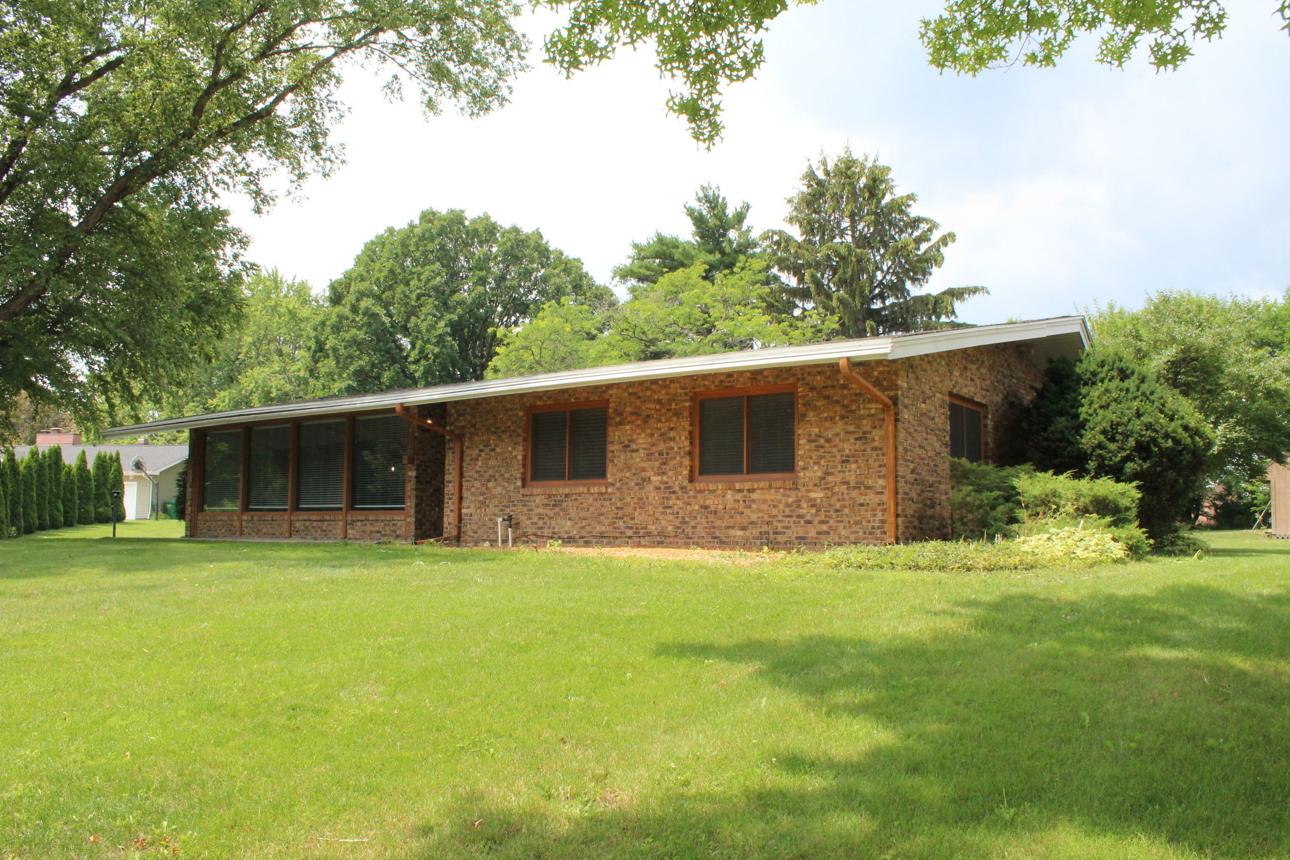 Property Photo:  820 Iroquois Trail  MI 49120 