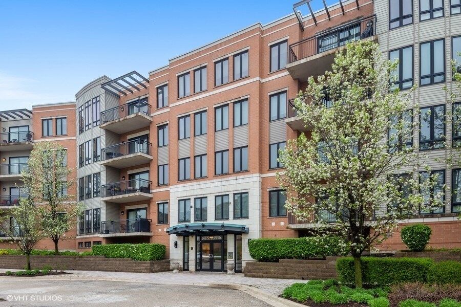 Property Photo:  145 S York Street 328  IL 60126 