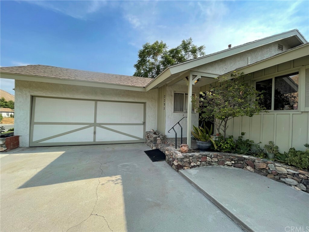 Property Photo:  3395 Mt Vernon Avenue  CA 92507 