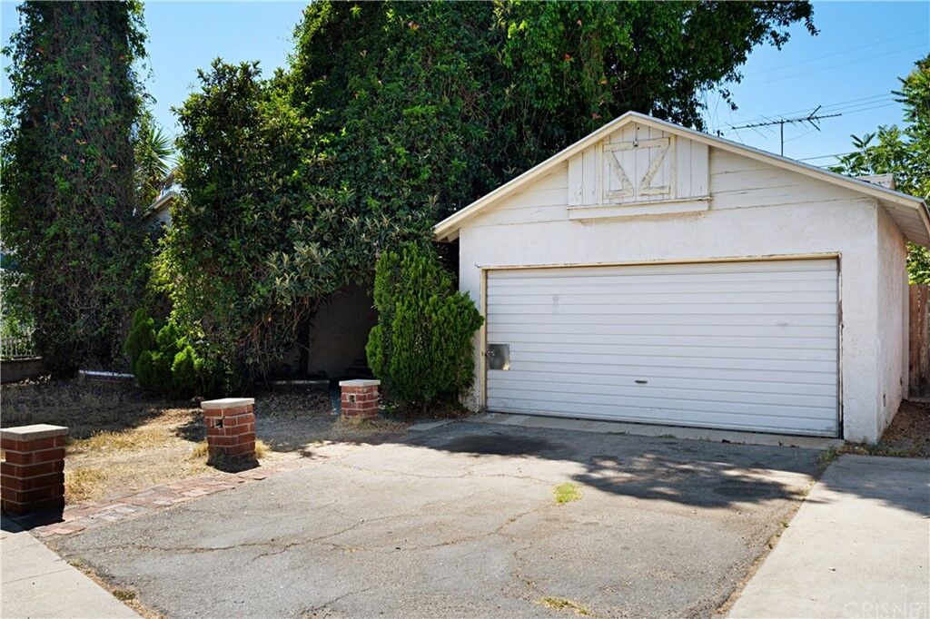 Property Photo:  13907 Kelowna Street  CA 91331 