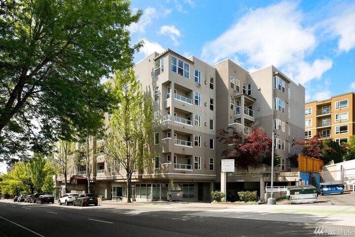 4343 Roosevelt Wy NE 201  Seattle WA 98105 photo