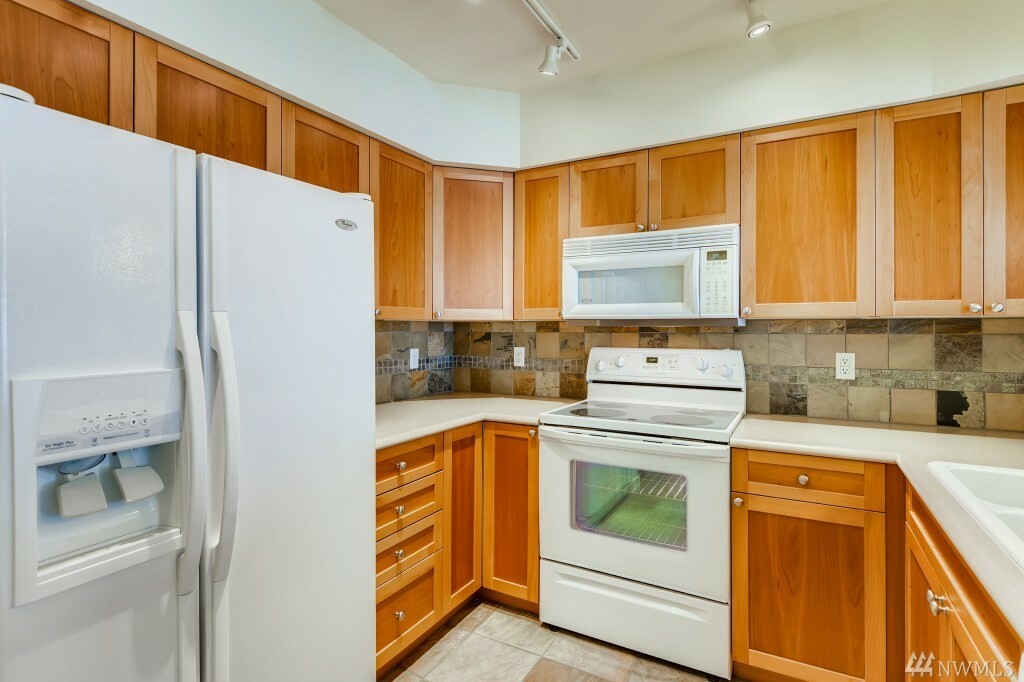 Property Photo:  1545 NW 57th St 525  WA 98107 