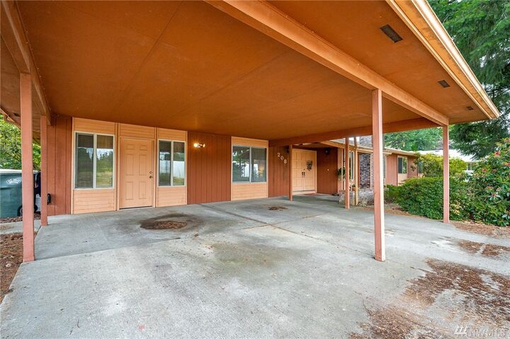 Property Photo: 208 Inglenook Dr WA 98531