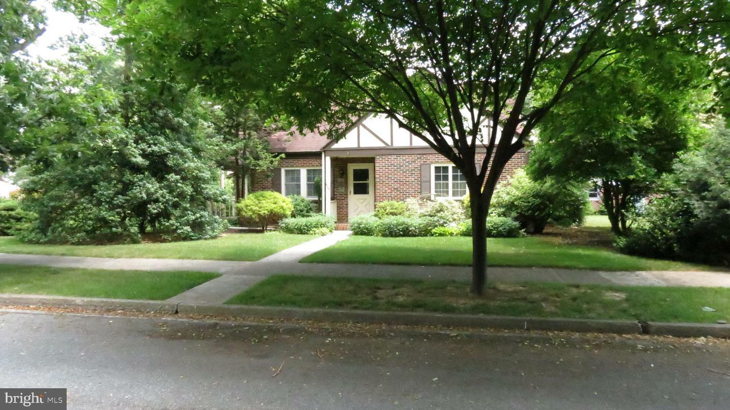 Property Photo:  605 Linden Road  PA 17033 