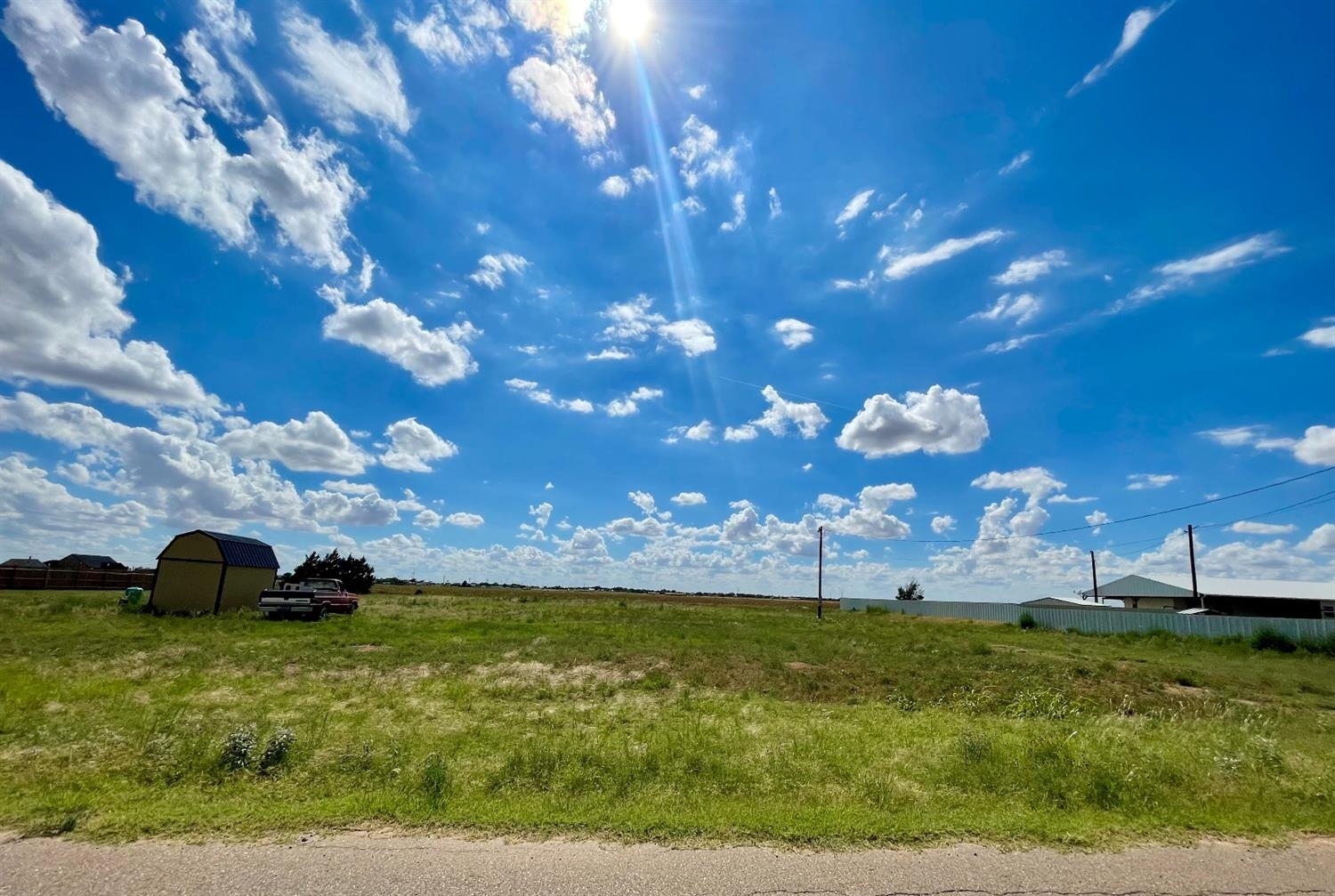 Property Photo:  707 N County Road 1600  TX 79416 