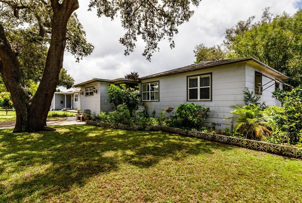 Property Photo: 4568 39th Avenue N FL 33714
