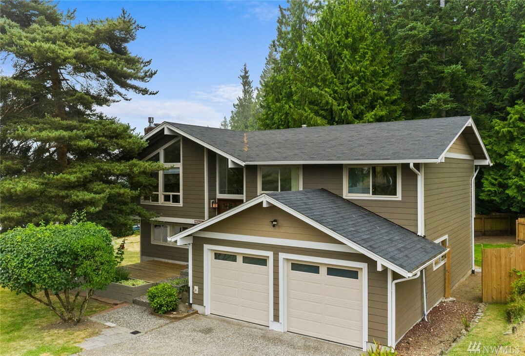Property Photo:  2708 Forest View Dr  WA 98203 