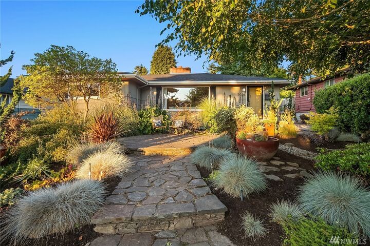 3026 Garlough Ave SW  Seattle WA 98116 photo