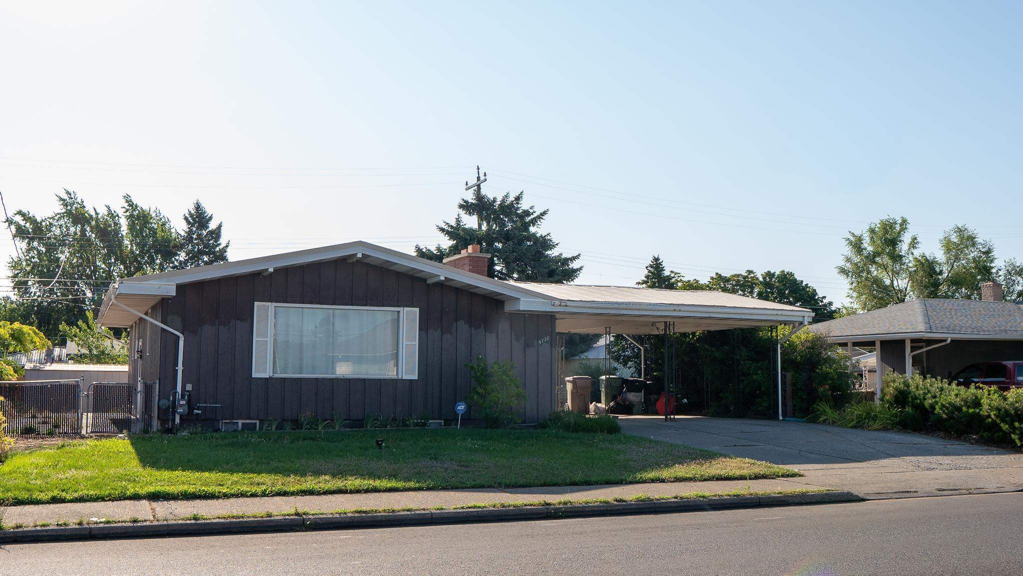 Property Photo:  5728 N Ash St  WA 99205 