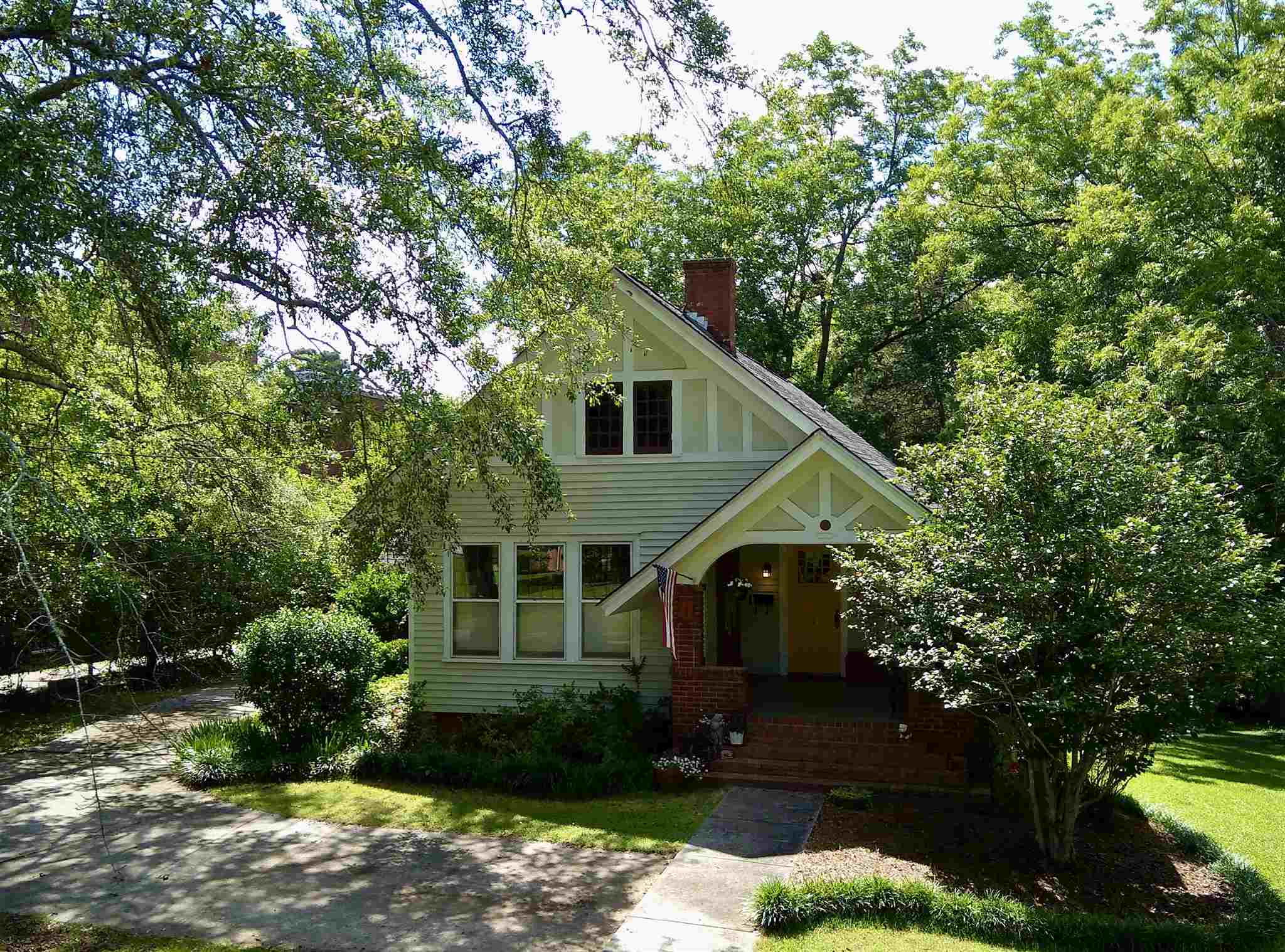 Property Photo:  208 Thornton Street  GA 30669 