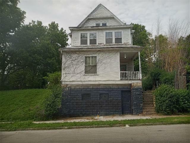 Property Photo: 4204 E 7 Street MO 64124