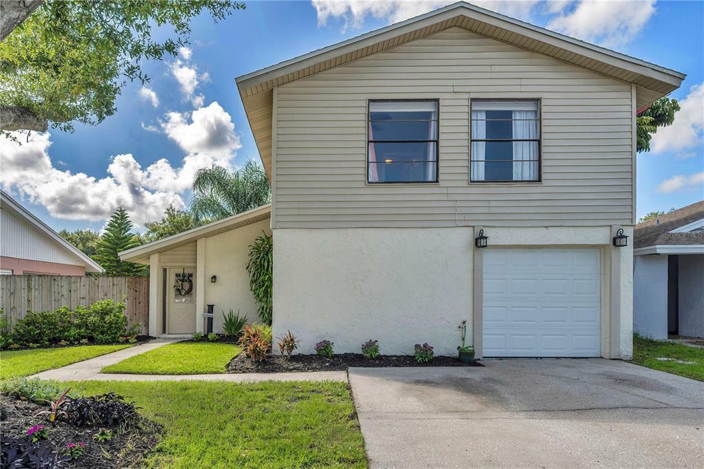 Property Photo:  4518 Millpond Lane  FL 33624 