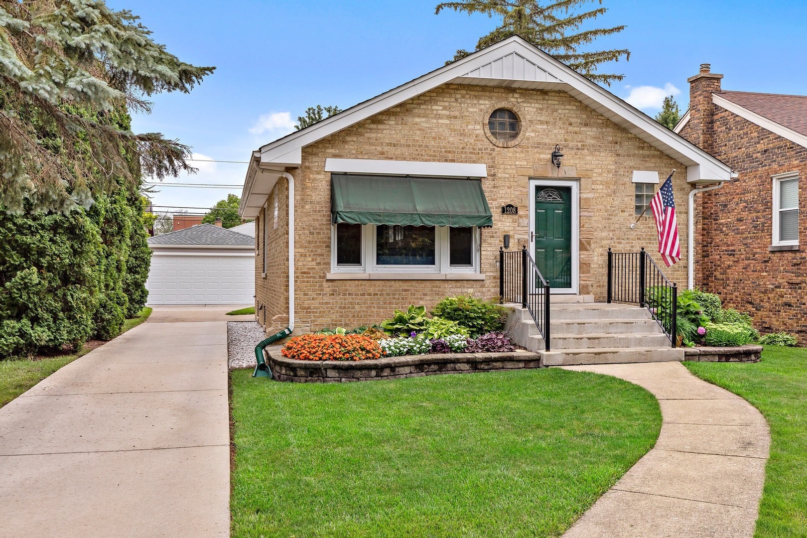 Property Photo:  1208 Ostrander Avenue  IL 60526 