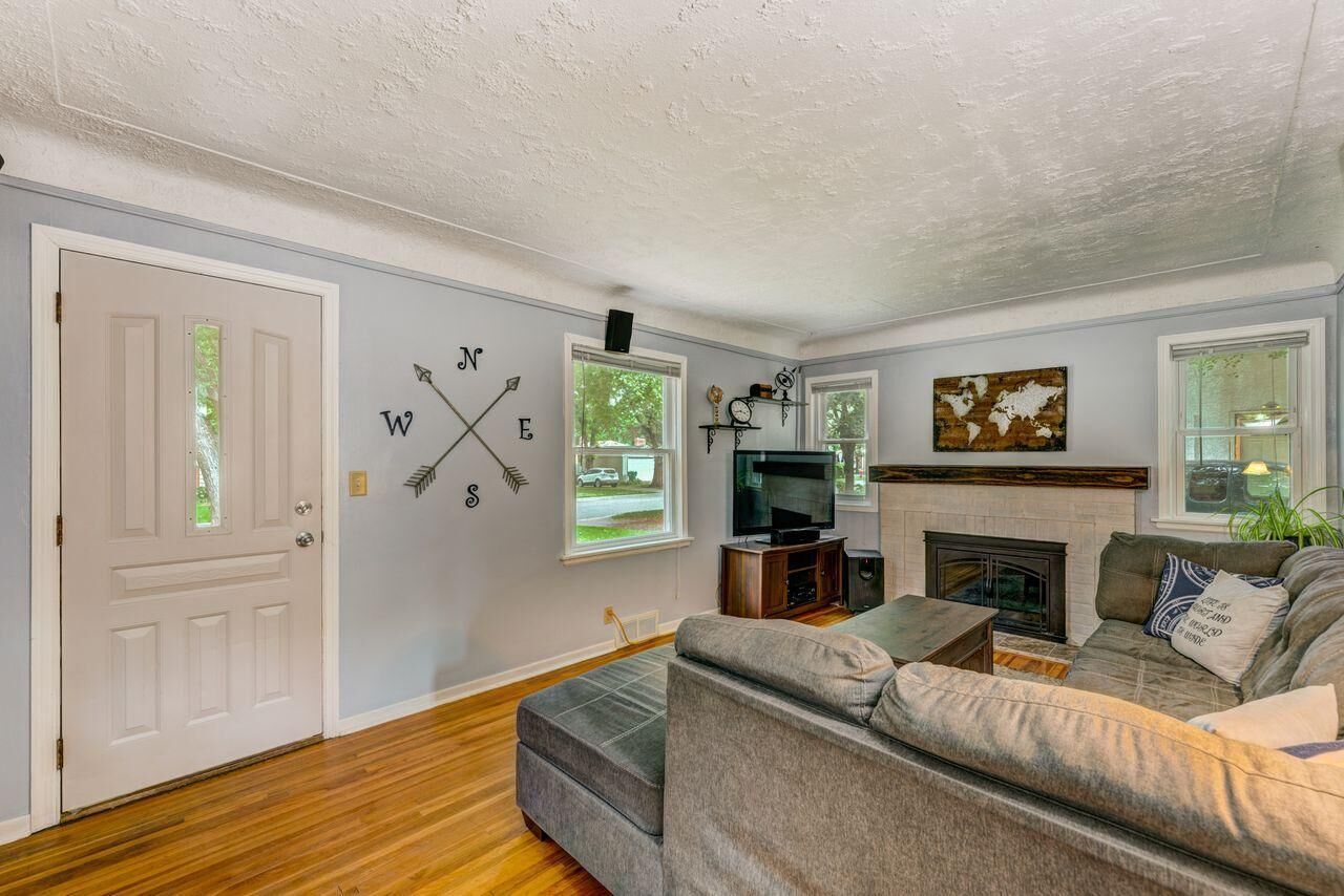 Property Photo: 4623 Zane Avenue N MN 55422