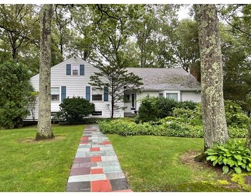 Property Photo: 20 Wedgwood Rd MA 02481