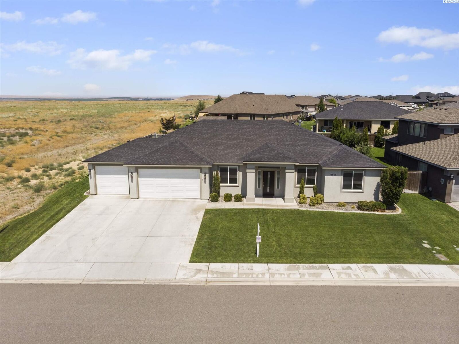Property Photo:  6844 Whitestone  WA 99353 