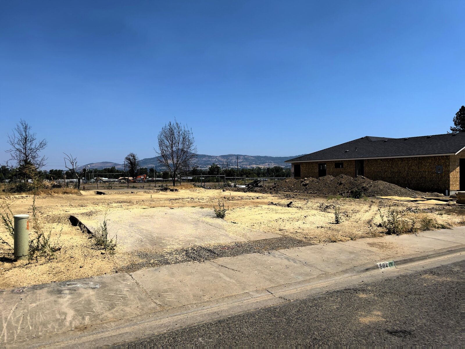 Property Photo:  504 Barnum Drive  OR 97535 
