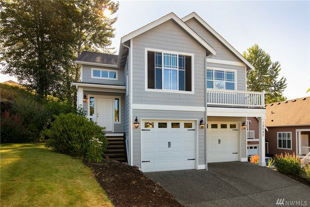 Property Photo:  13737 Hemlock Dr SE  WA 98272 