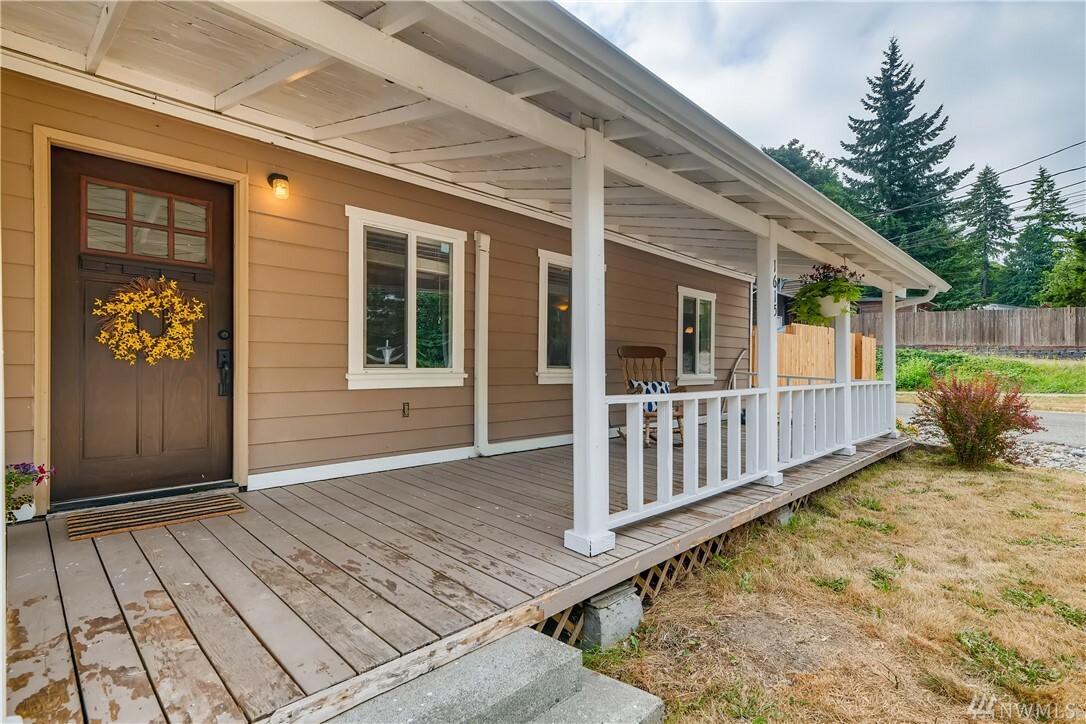 Property Photo:  1615 Sidney Ave  WA 98366 